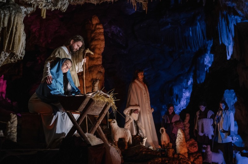 Weihnachtskrippe in der Höhle von Postojna
