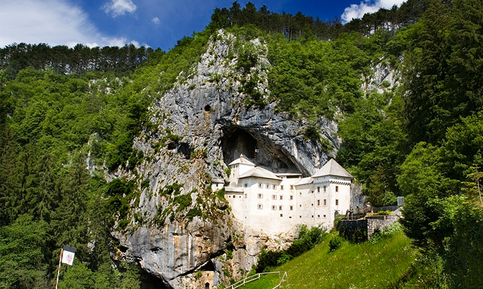 Besichtigung der Burg Predjama